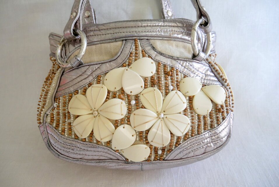 Jamin Puech Paris】ベージュ&シルバー色 フローラル柄モチーフ飾り