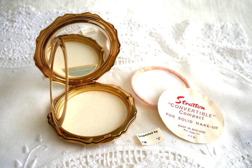 A／英国製【STRATTON 】コンパクトケース J.ウェッジウッド製カメオ