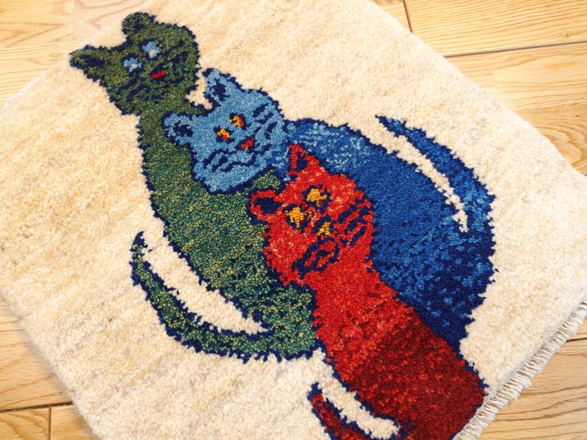 ペルシャ ギャッベ ミニマット ラグ 横41x45cm 厚み 2.48cm 3匹の猫