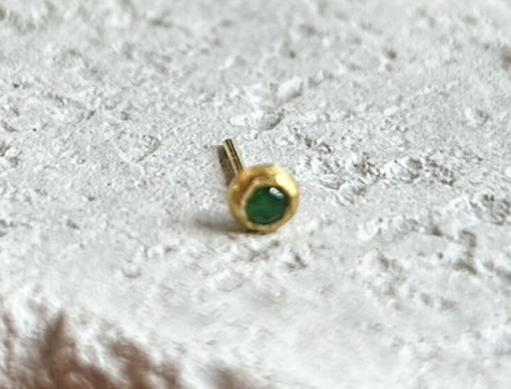 K24 Pure Gold+Emerald 天然エメラルド 2mm純金スタッドピアス 片耳
