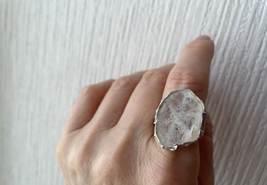❅銀盤の結晶❅トパーズ原石リング | iichi 日々の暮らしを心地よく