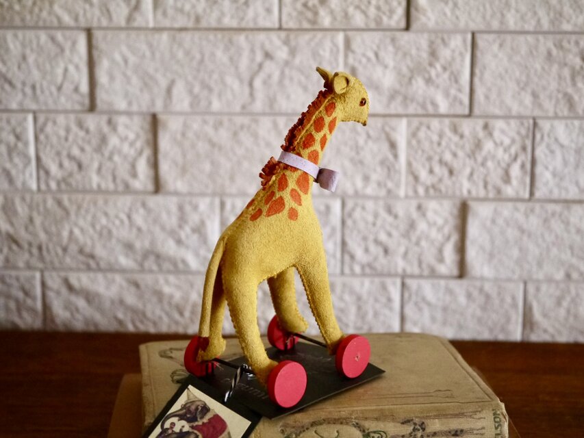 レザークッション ビンテージ 一点もの ハンドメイド アフリカ キリン vintage leather animals （キリン） | iichi 日々の暮らしを心地よく