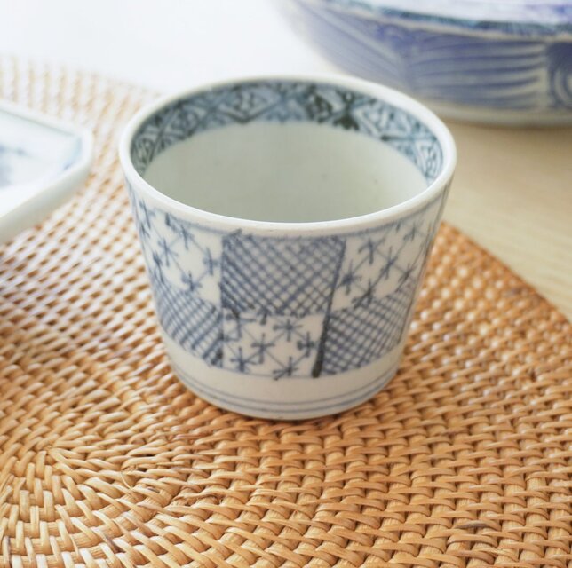 市松紋染付蕎麦猪口 | iichi 日々の暮らしを心地よくするハンドメイド