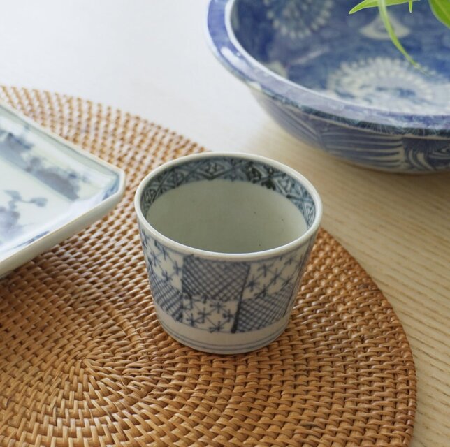 市松紋染付蕎麦猪口 | iichi 日々の暮らしを心地よくするハンドメイド