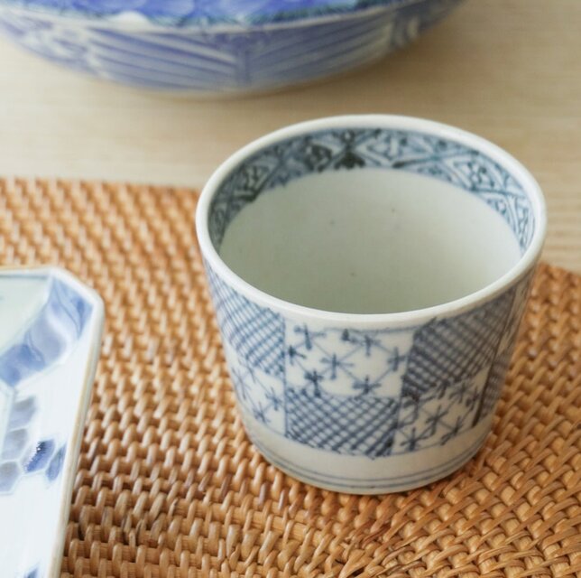 市松紋染付蕎麦猪口 | iichi 日々の暮らしを心地よくするハンドメイド