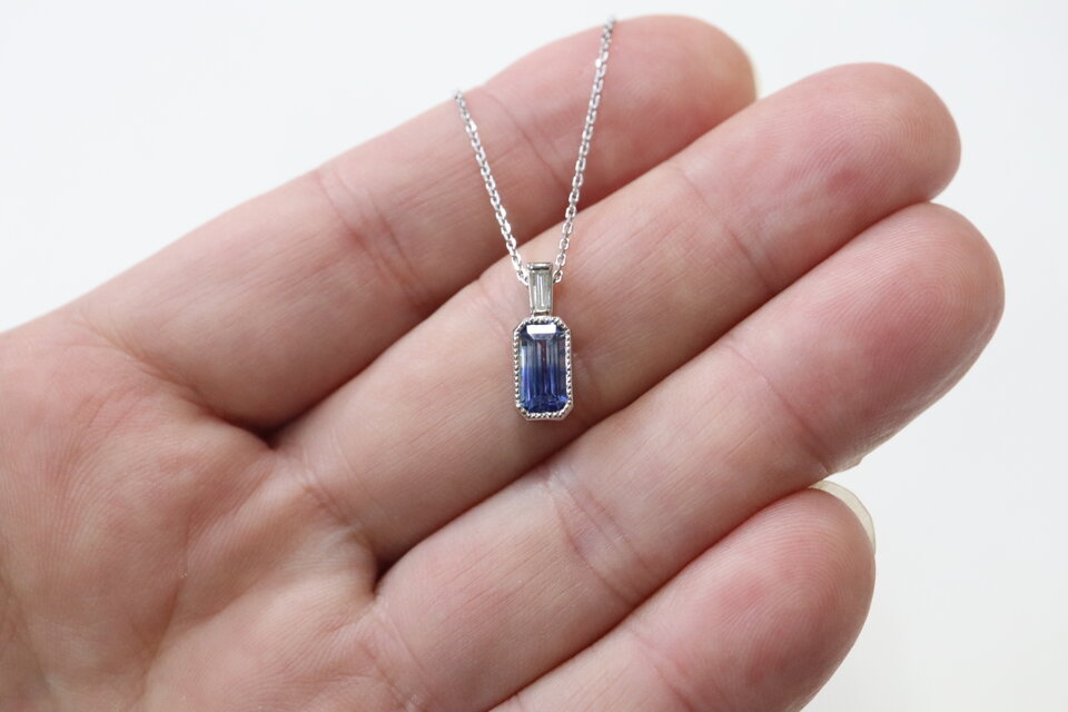 バイカラーサファイア　ペンダントトップ　オーダーハンドメイド バイカラーサファイア/ネックレス | iichi 日々の暮らしを心地よくする