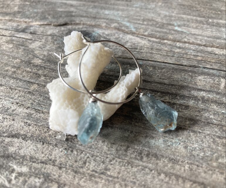 ☆3月誕生石☆*sv925* Raw Aquamarine アクアマリン原石の一粒