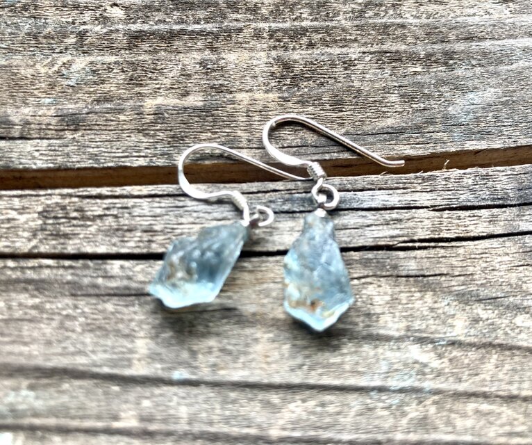 ☆3月誕生石☆*sv925* Raw Aquamarine アクアマリン原石の一粒