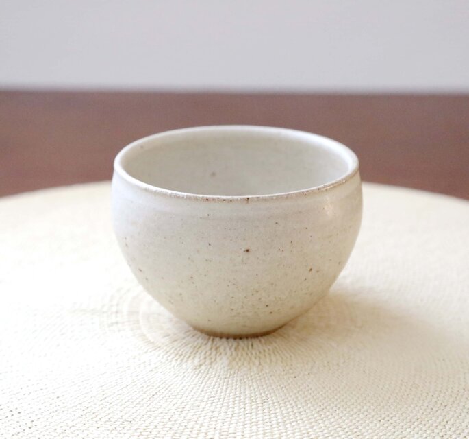 赤陶土と白マット釉のカップ | iichi 日々の暮らしを心地よくする
