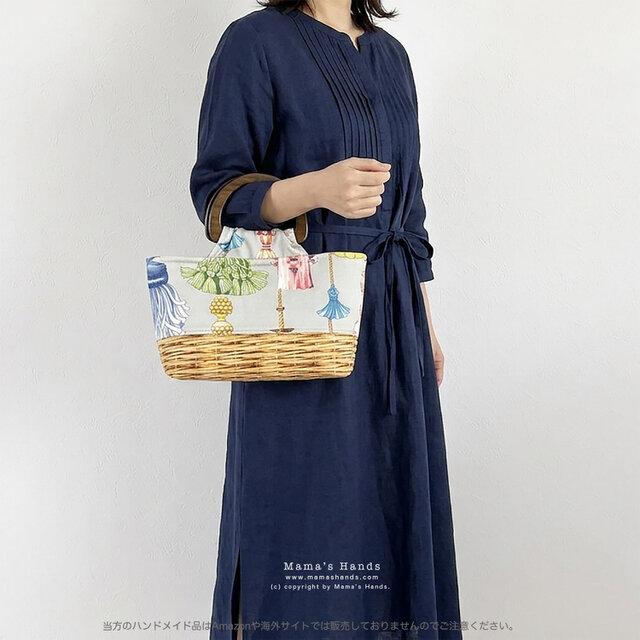 南欧リゾート風 タッセル》スペイン製 カラフル 花柄 木の持ち手 小柄