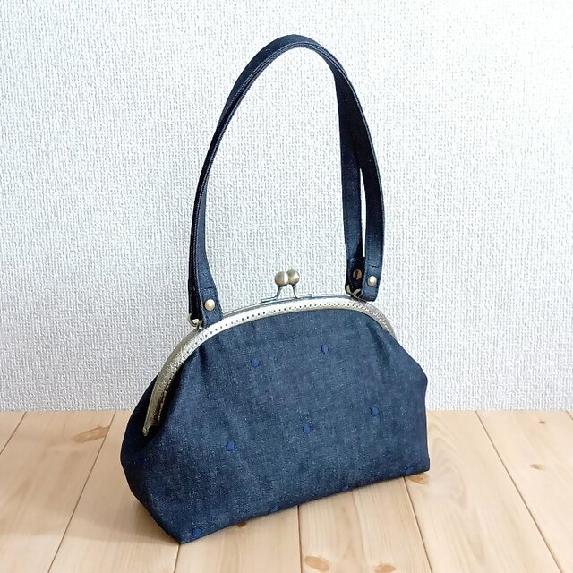 ドット刺繍 長財布も入る大きめサイズ デニムのがま口ショルダーバッグ