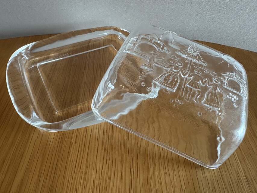 ドイツの古いガラスのバターケース | iichi 日々の暮らしを心地よく
