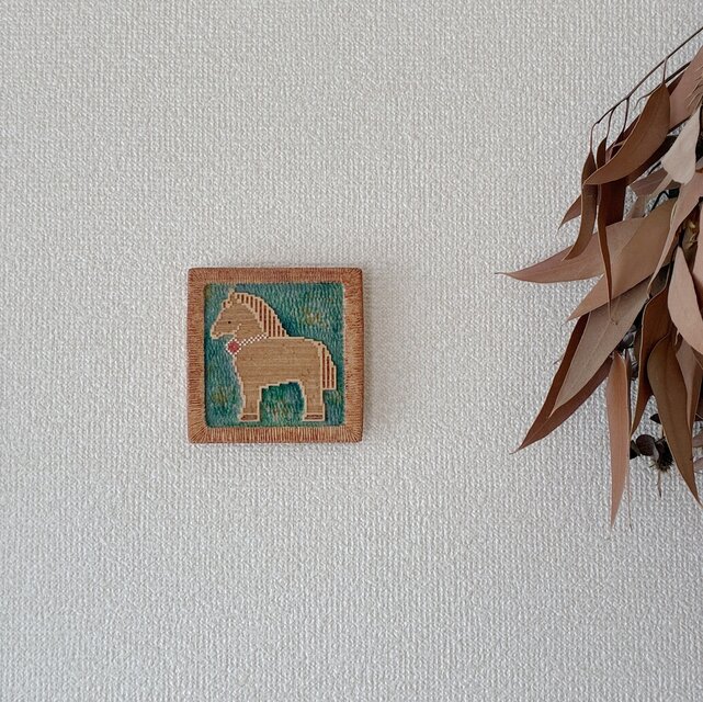 受注制作】午年 馬の木彫り壁掛け ／ 干支・ドット絵・ハンドメイド