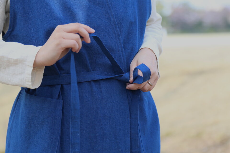 藍染（備後節織・中紺）の襟付きジレワンピース | カシュクール2way