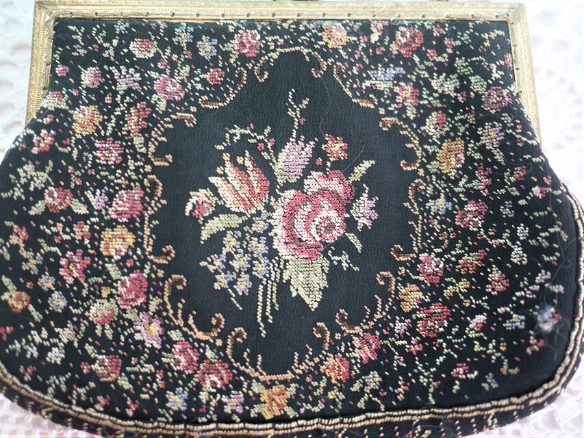 プチポワン刺繍 アンティークばっぎ ドイツ | iichi 日々の暮らしを