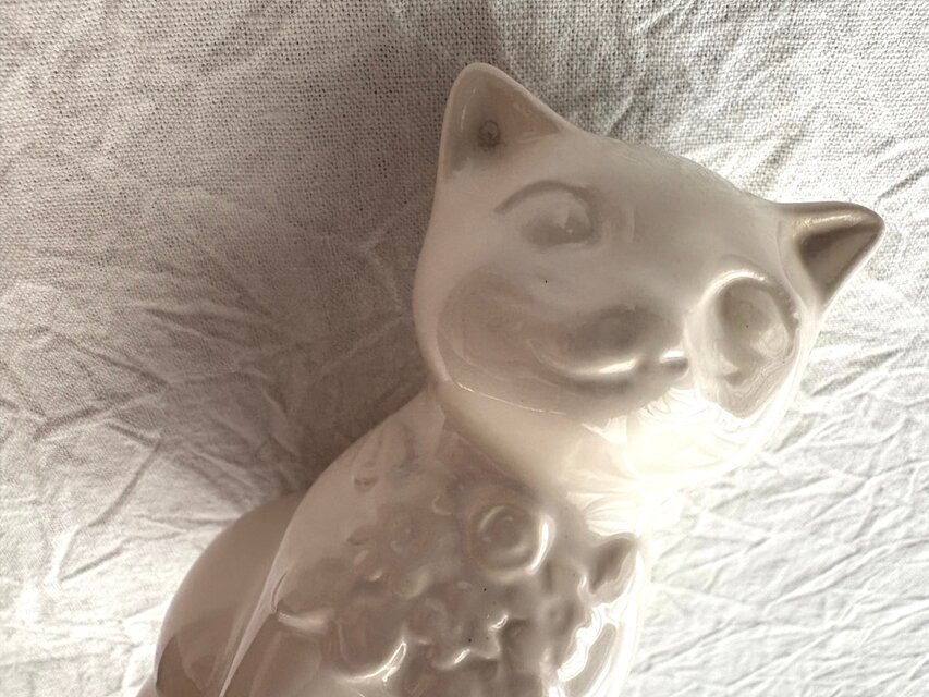 Rosa Ljung vintage cat figurine ロサユング 見上げるお座り猫の