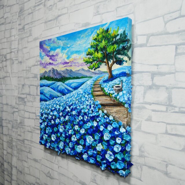 世界に一枚】青の輝きを描く油彩画「幸せを運ぶ青い丘」北欧風
