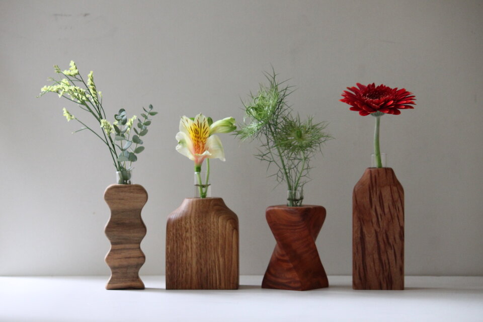 木の花瓶 | iichi 日々の暮らしを心地よくするハンドメイドや