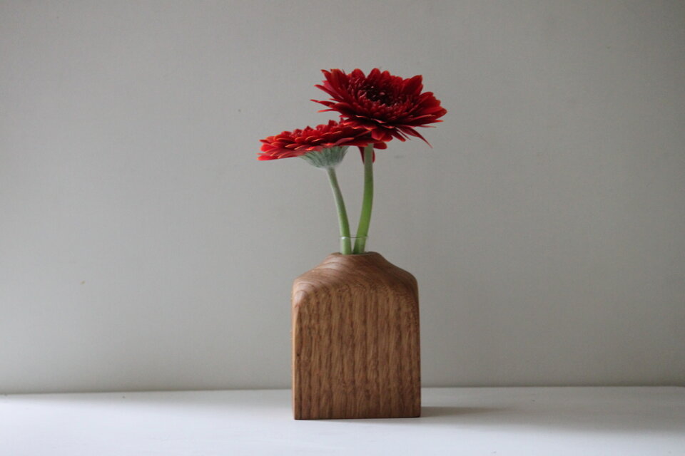 木の花瓶 | iichi 日々の暮らしを心地よくするハンドメイドや