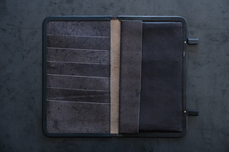 new】longwallet ＜ホースバット革 #black＞ 01 | iichi 日々の暮らし