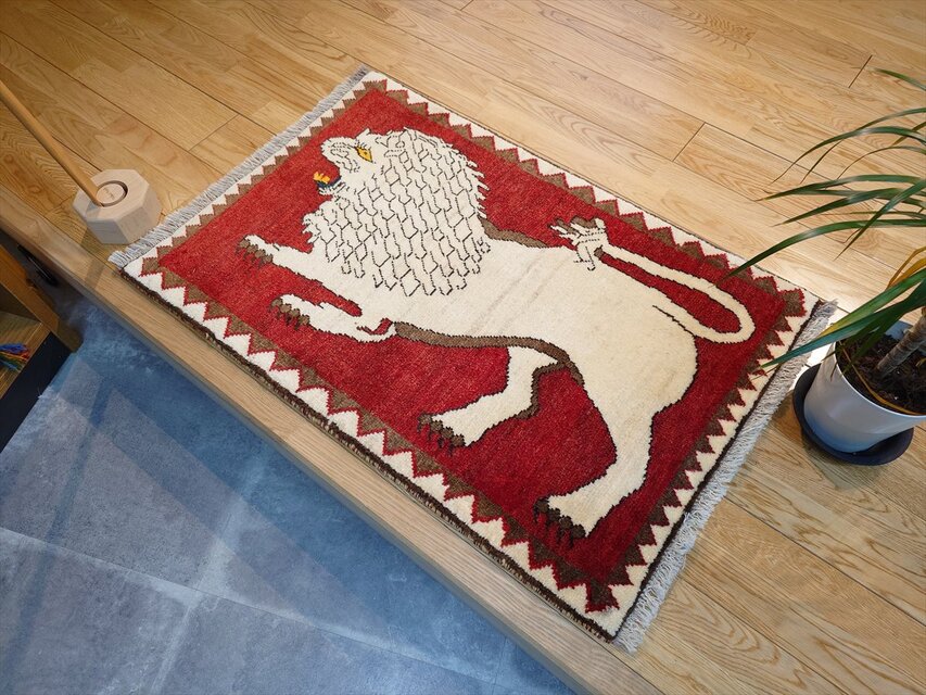ペルシャ オールドギャッベ アマレバフト ラグ 95x67cm 茜色