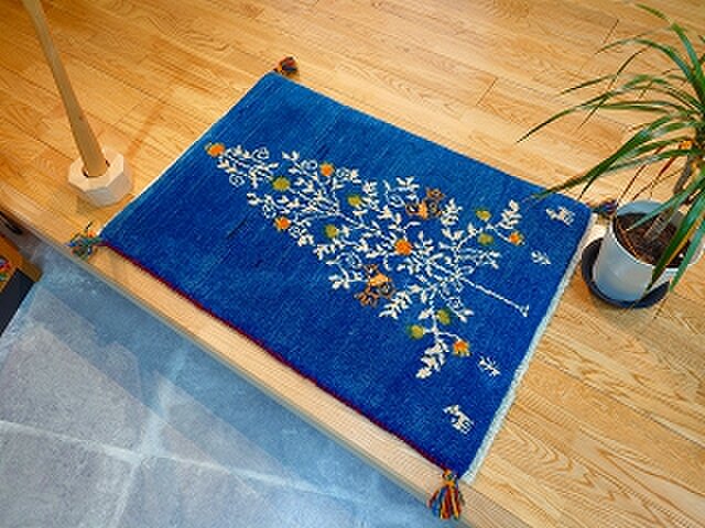 ペルシャ ギャッベ ラグ 88x62cm クリスマスツリー ブルー RJ15003