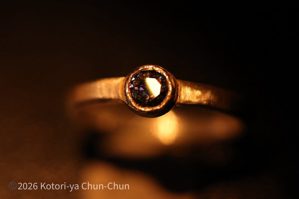 人類の叡智の結晶】最強の人工宝石 ネイビーブルーモアサナイト