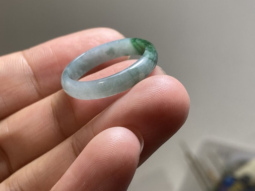 L17-90 氷糯種 18.5号 灰青緑 グアテマラ産 A貨 本翡翠 くりぬき