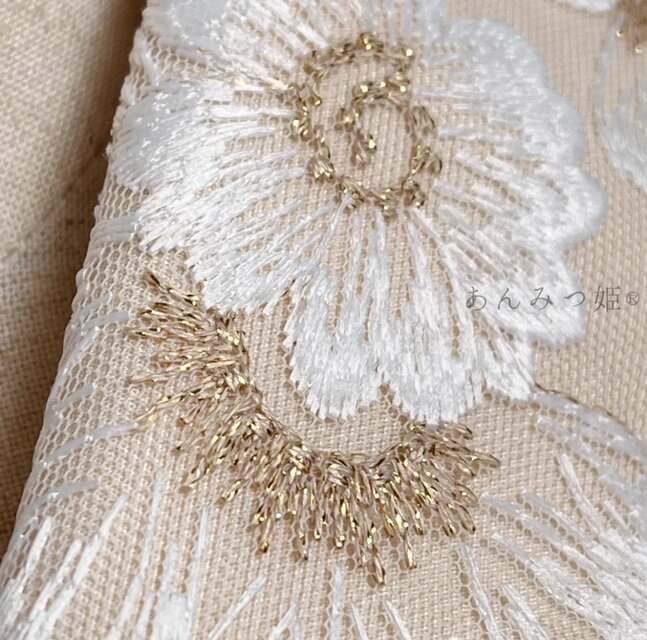 洗える刺繍半衿 優和【ラスト】 | iichi 日々の暮らしを心地よくする