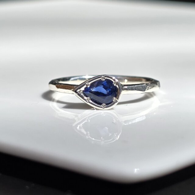ブルーサファイア しずく0.67ct 彫留め シルバーSV925リング | iichi