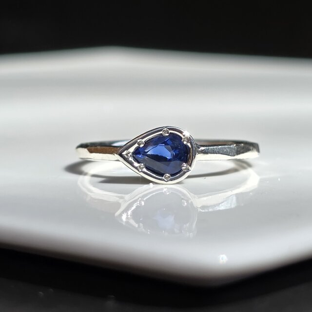 ブルーサファイア しずく0.67ct 彫留め シルバーSV925リング | iichi