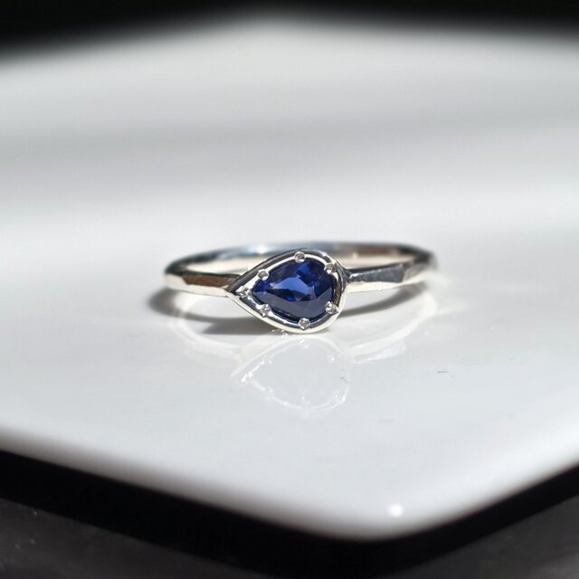 ブルーサファイア しずく0.67ct 彫留め シルバーSV925リング | iichi