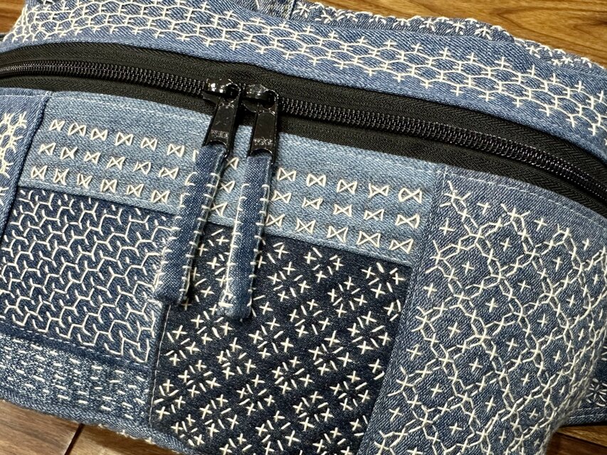 刺し子 刺子 デニム☆ボディバッグ☆デニムリメイク☆トートバッグ