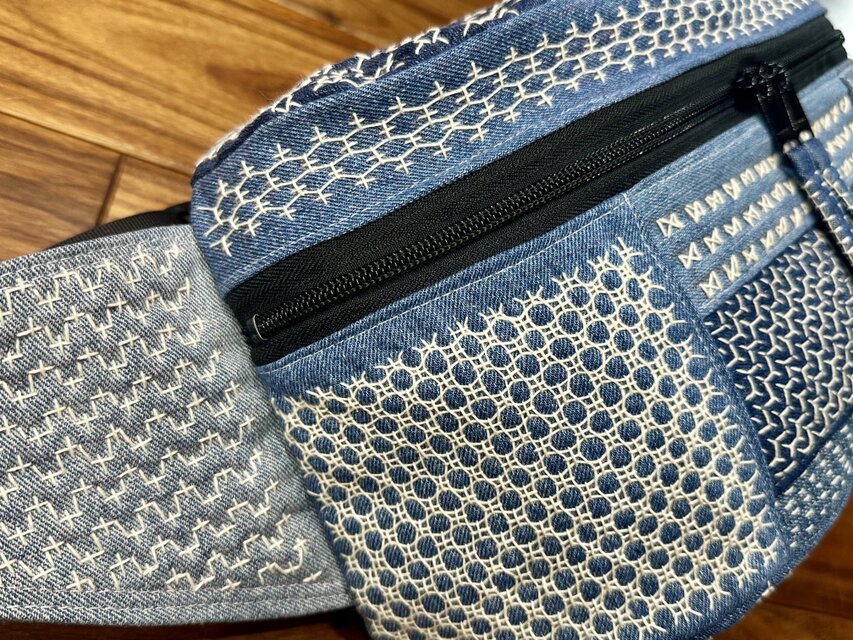 刺し子 刺子 デニム☆ボディバッグ☆デニムリメイク☆トートバッグ