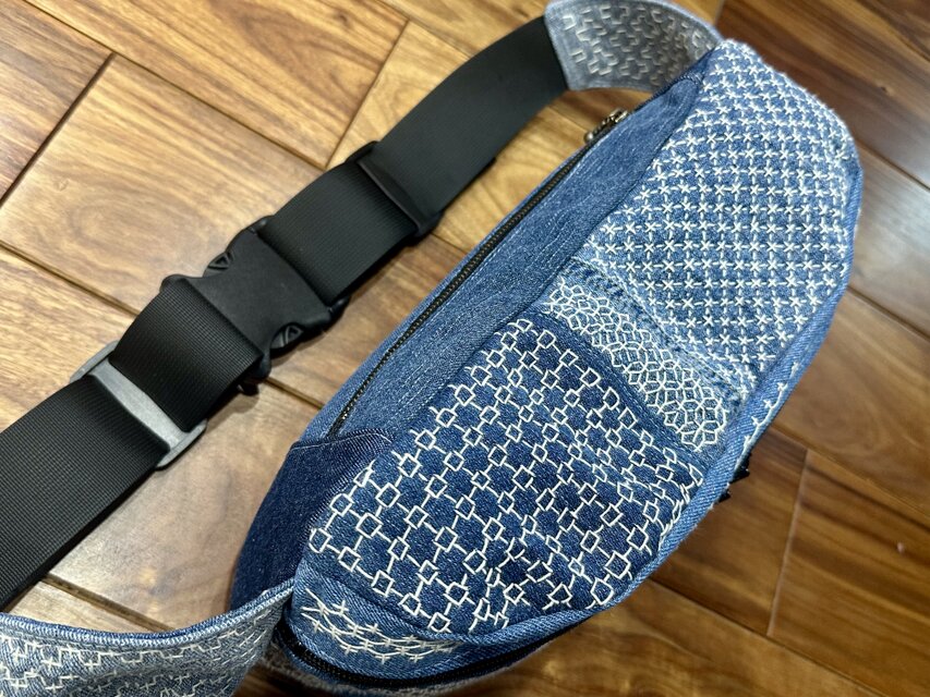 刺し子 刺子 デニム☆ボディバッグ☆デニムリメイク☆トートバッグ