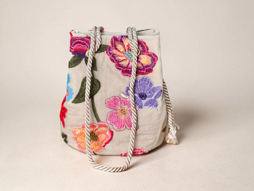 数量限定 チュールフラワー刺繍 2Wayポシェットマリンバッグ マルチ 