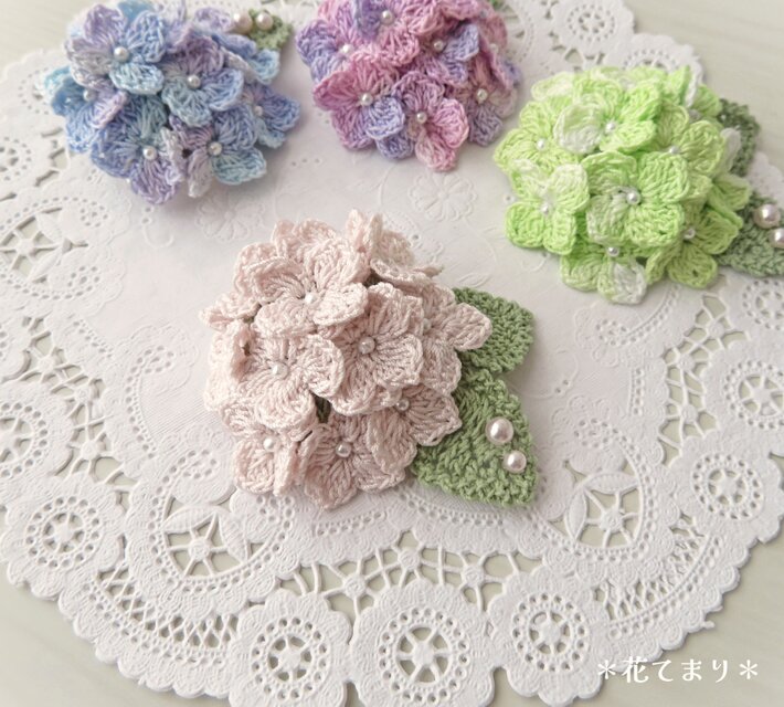 レース編み ふっくら紫陽花のブローチ ～white pink～ | iichi 日々の