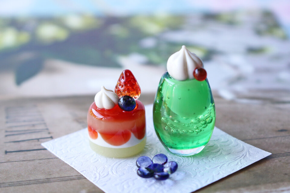 ガラスのクリームソーダとケーキセット☆ガラスのミニチュア喫茶店