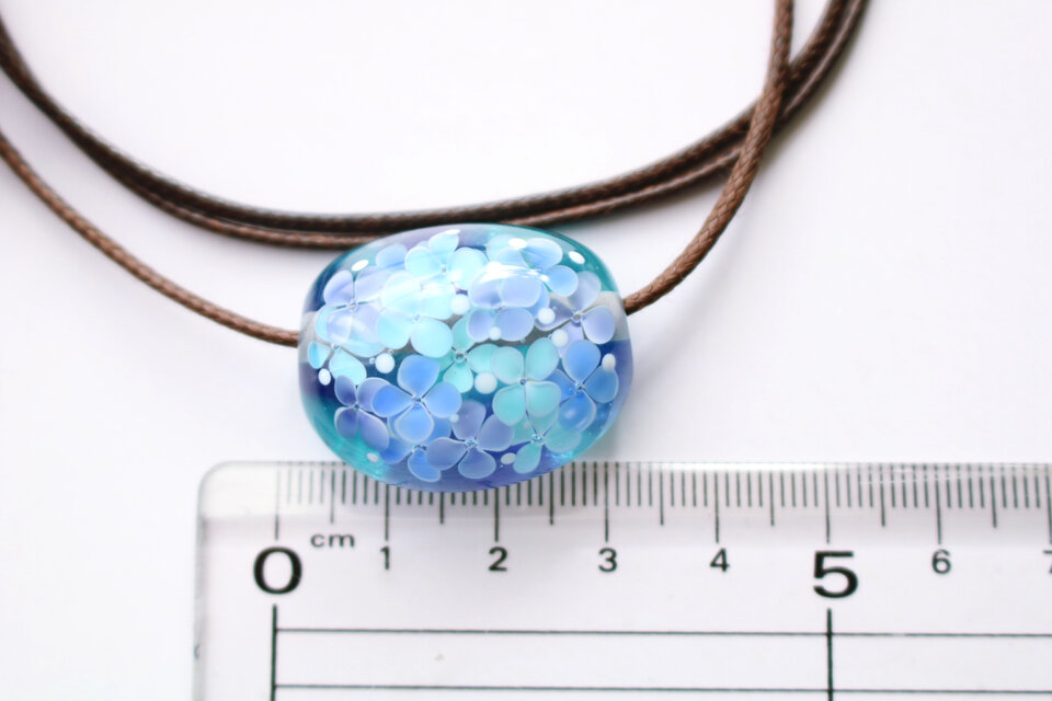 20％OFFセール！(6/28まで)＊紫陽花ガラスペンダント／とんぼ玉／銀箔