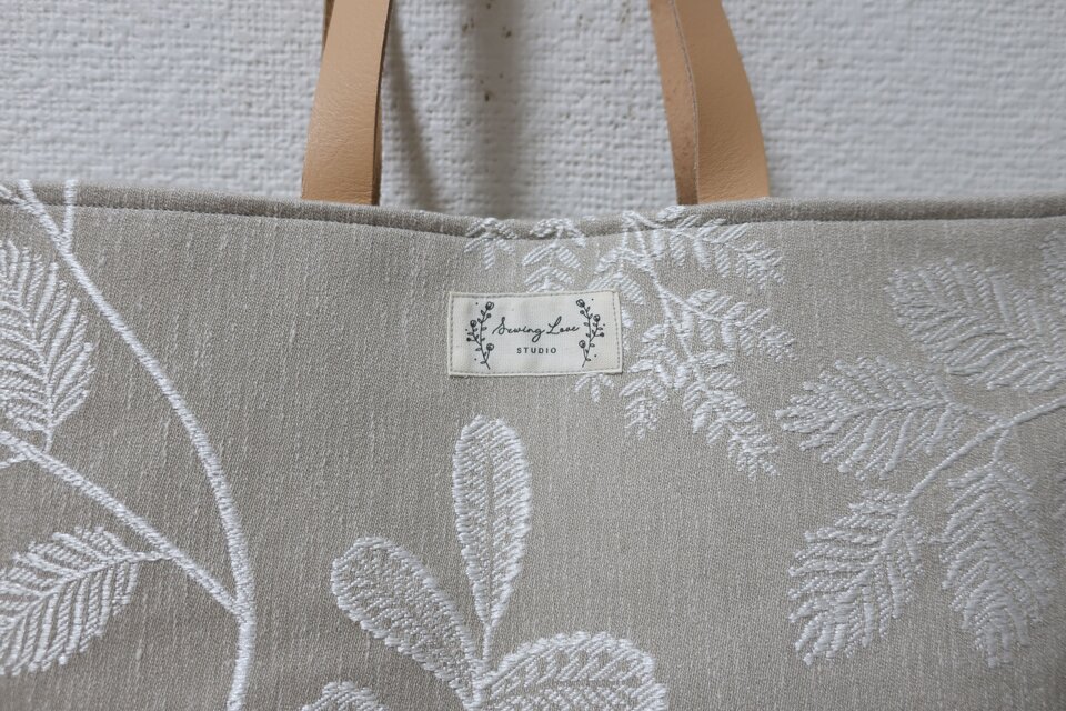 イギリス刺繡柄リネン混トートバック | iichi 日々の暮らしを心地よく