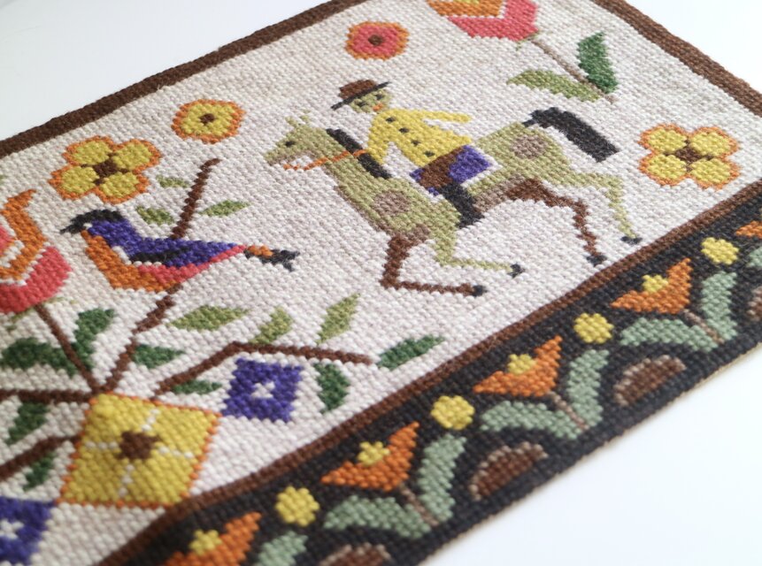 スウェーデンで見つけたツヴィスト刺繍のタペストリー No.6767 | iichi