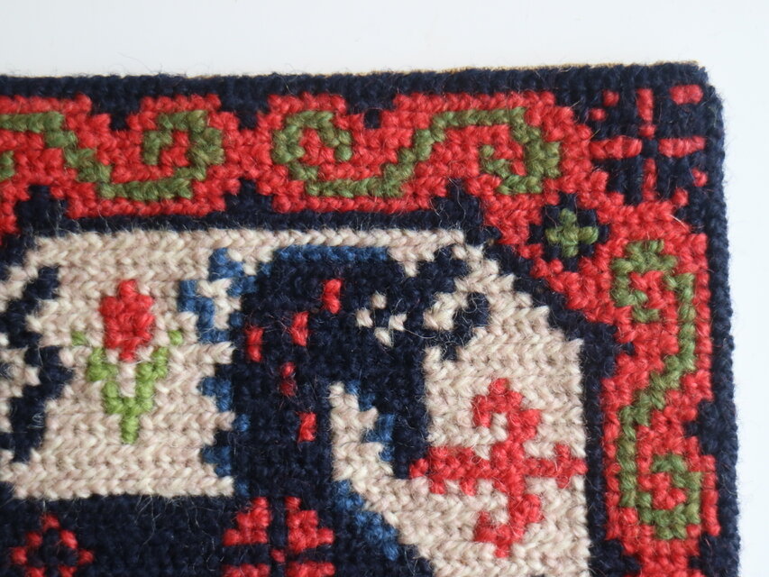 スウェーデンで見つけたツヴィスト刺繍のタペストリー No.6750A