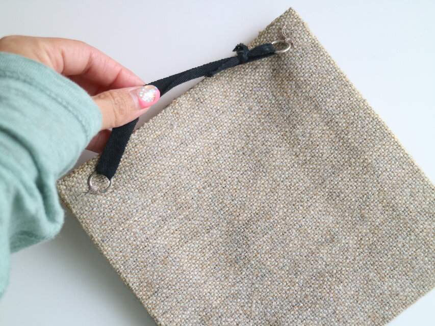 スウェーデンで見つけたツヴィスト刺繍のタペストリー No.6750B