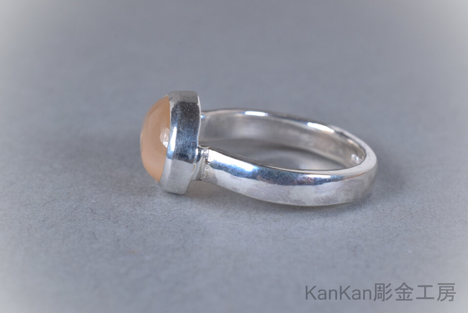 オレンジムーンストーンのリング | iichi 日々の暮らしを心地よくする