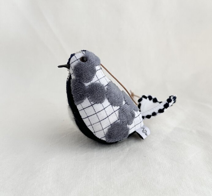 小鳥の置物 ヒノキチップ入り | iichi 日々の暮らしを心地よくする