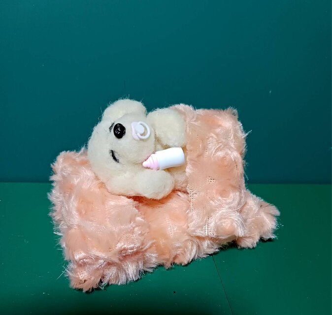 羊毛フェルト おやすみトイちゃん お腹いっぱいになり夢見てる