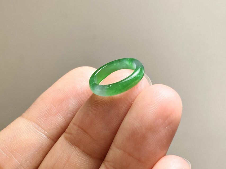RS13-84 上品 宝石質 氷種 陽緑 グアテマラ産 天然 A貨 本翡翠 ルース