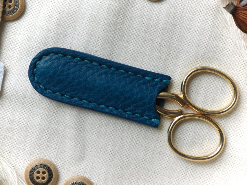 糸切りはさみケース／刺繍はさみカバー／ネイルシザー／革／ターコイズ