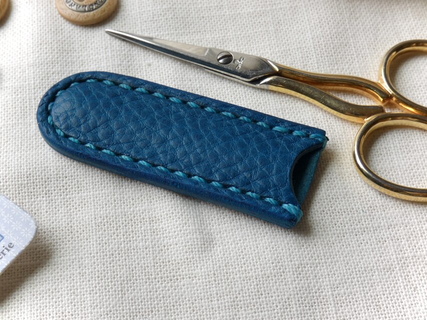 糸切りはさみケース／刺繍はさみカバー／ネイルシザー／革／ターコイズ
