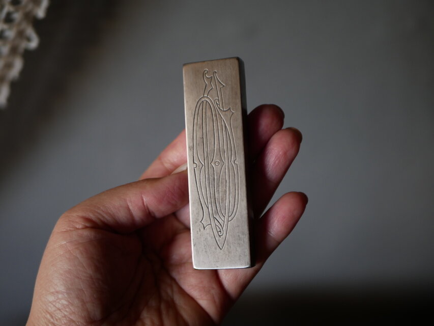 2 Metal engraving , monogramme フランスアンティーク | iichi 日々の